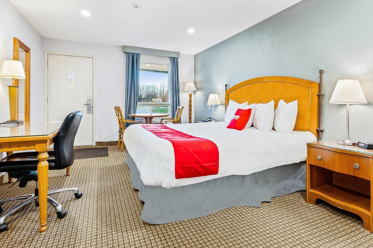 First Canada Hotel Cornwall Hwy 401 On المظهر الخارجي الصورة
