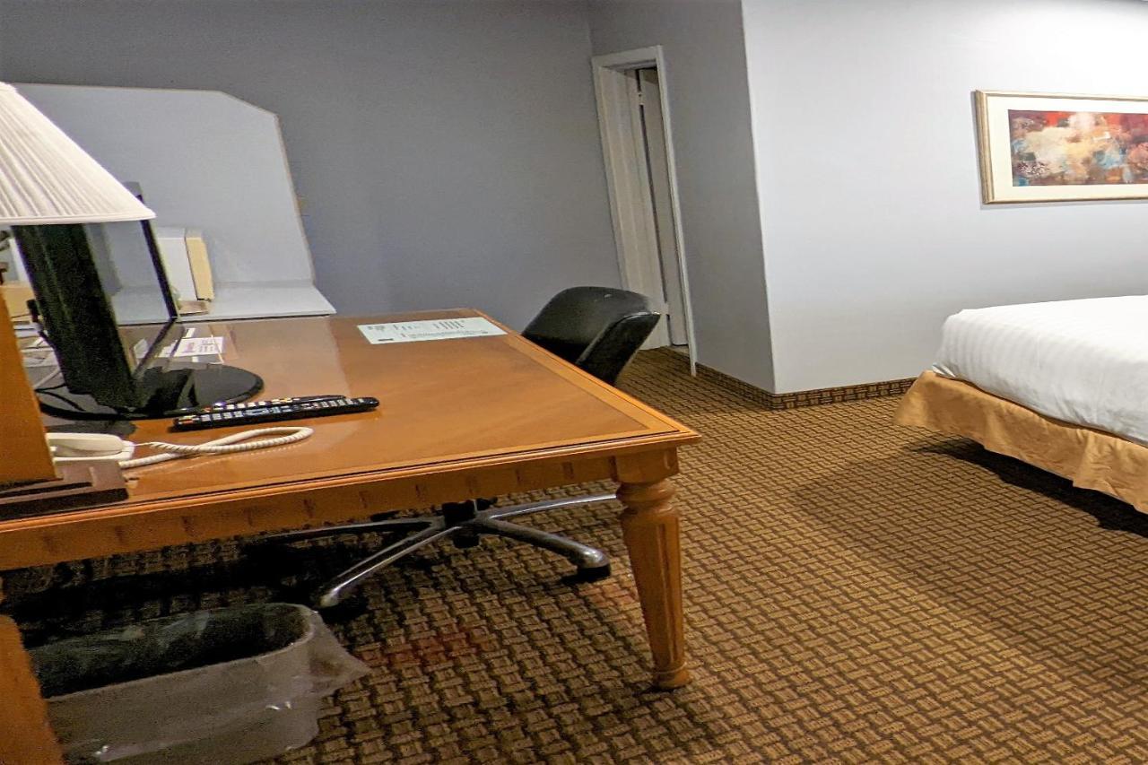 First Canada Hotel Cornwall Hwy 401 On المظهر الخارجي الصورة