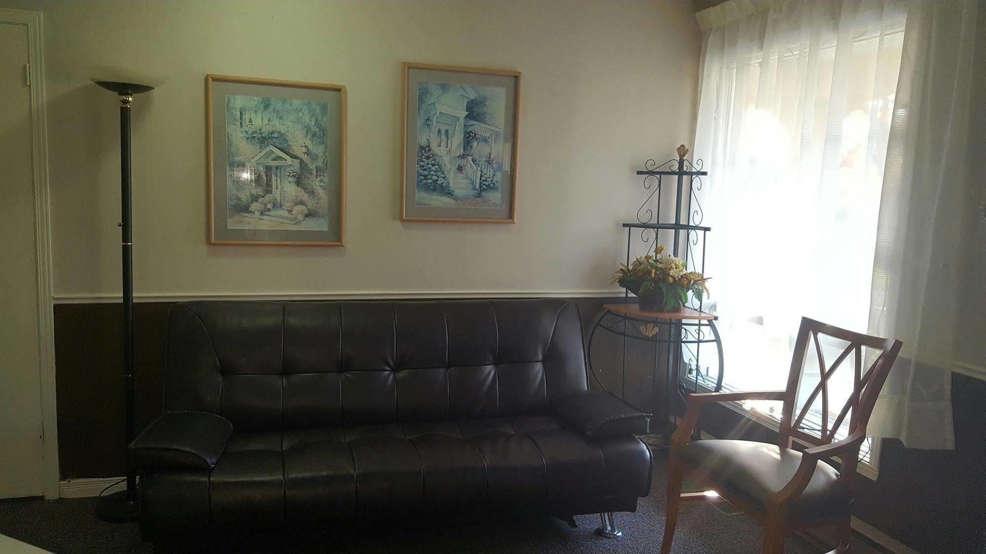 First Canada Hotel Cornwall Hwy 401 On المظهر الخارجي الصورة